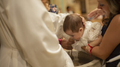 Pour le baptême de votre enfant, pensez aux cadeaux personnalisés pour vos invités